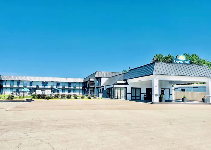 Days Inn By Wyndham Burleson Ft. Worth